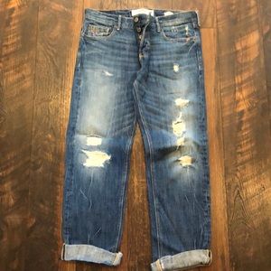 Boyfriend distressed Jeans size 26/3 Hollister